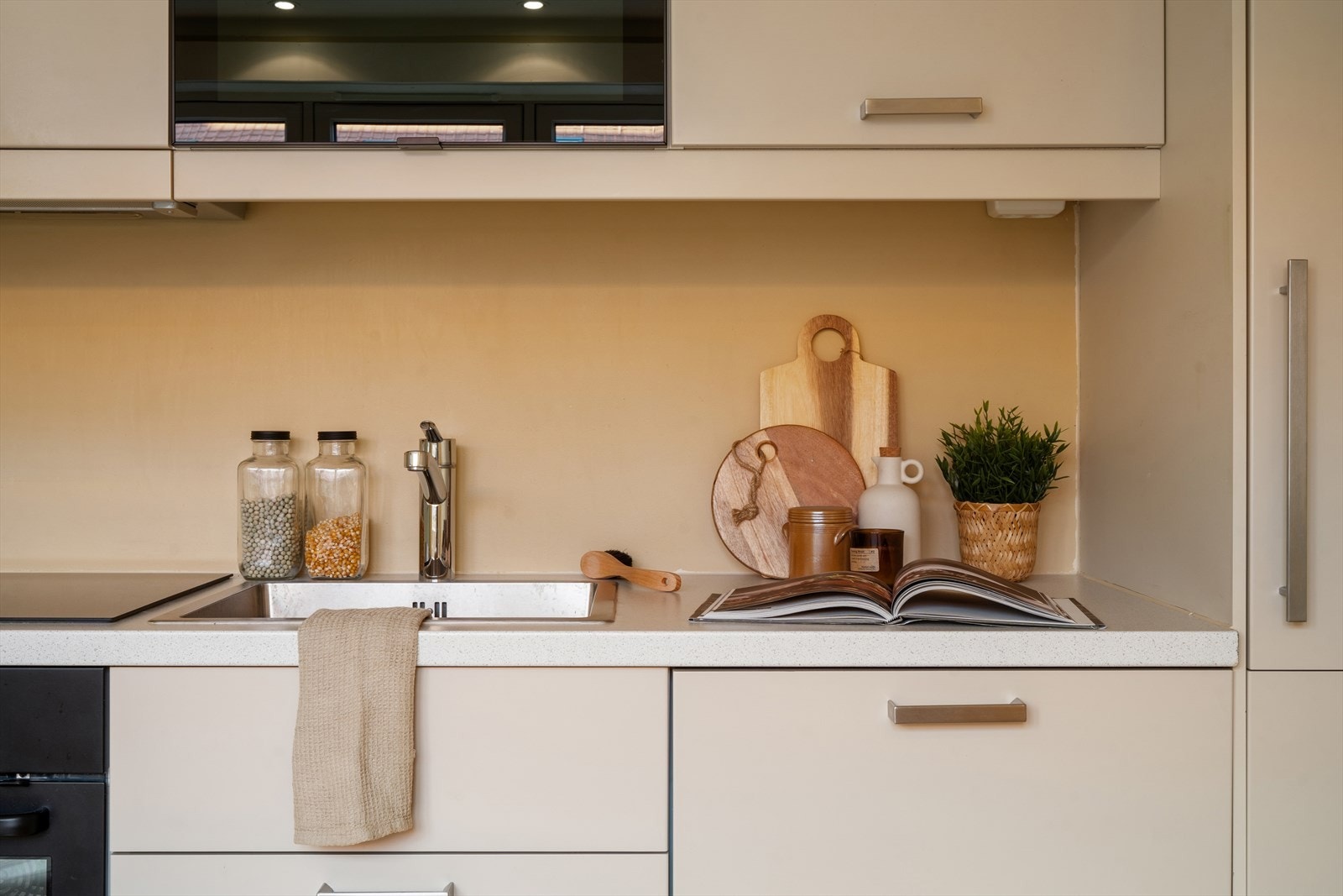 Dette er en aksjeleilighet så man betaler ikke dokumentavgift og det er ingen forkjøpsrett! Galleribilde