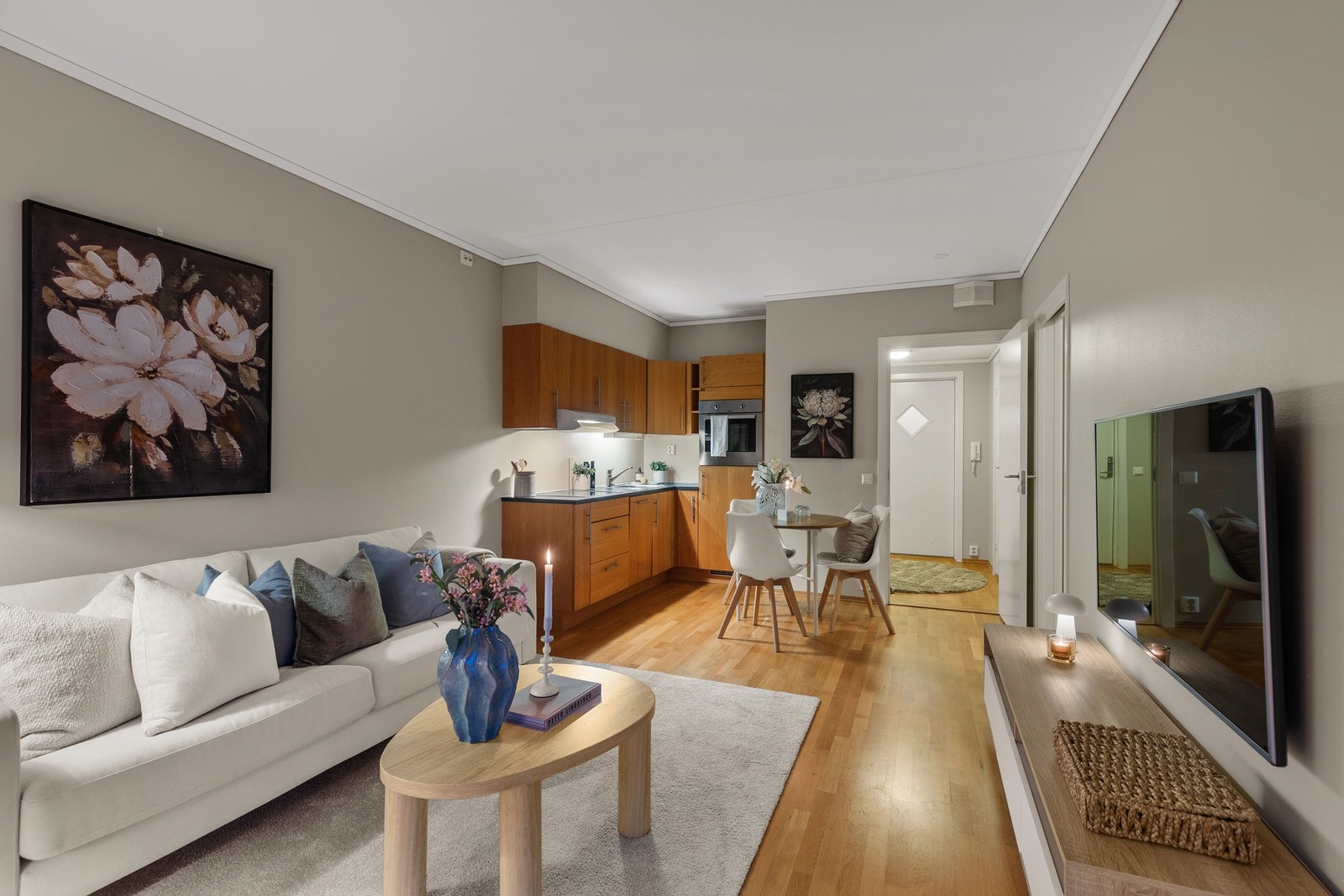 Leiligheten er i tidsriktige og fine materialvalg. Galleribilde