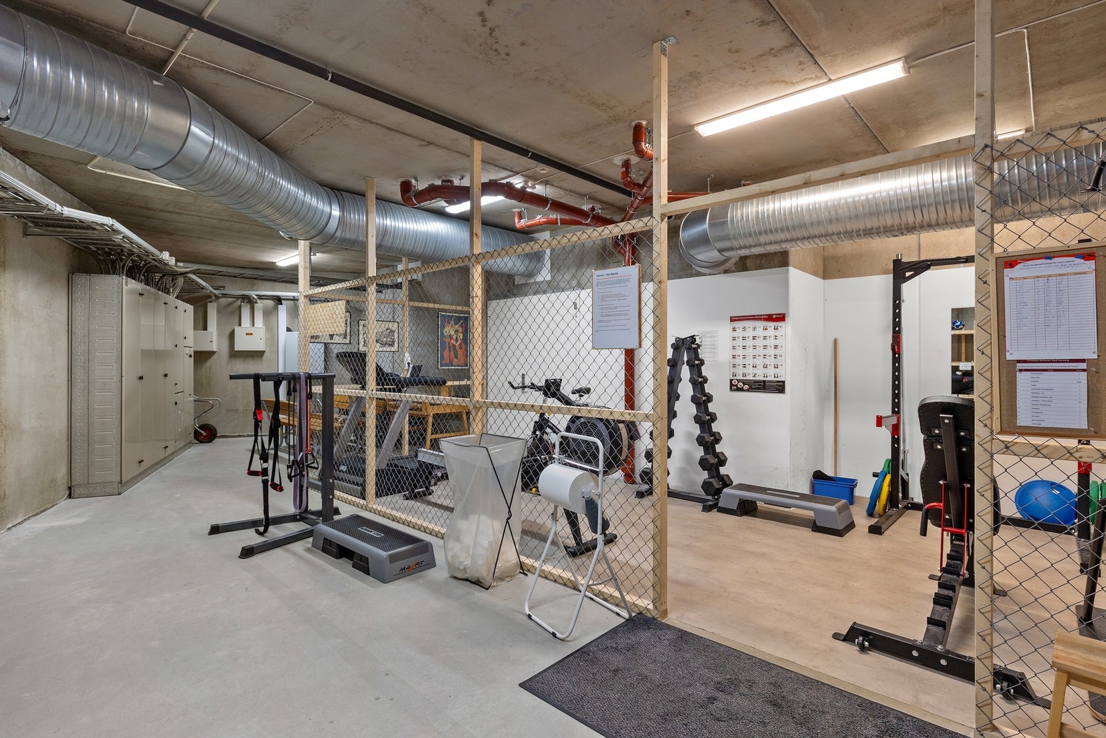 Velutstyrt felles treningsrom tilgjengelig for beboerne. Galleribilde