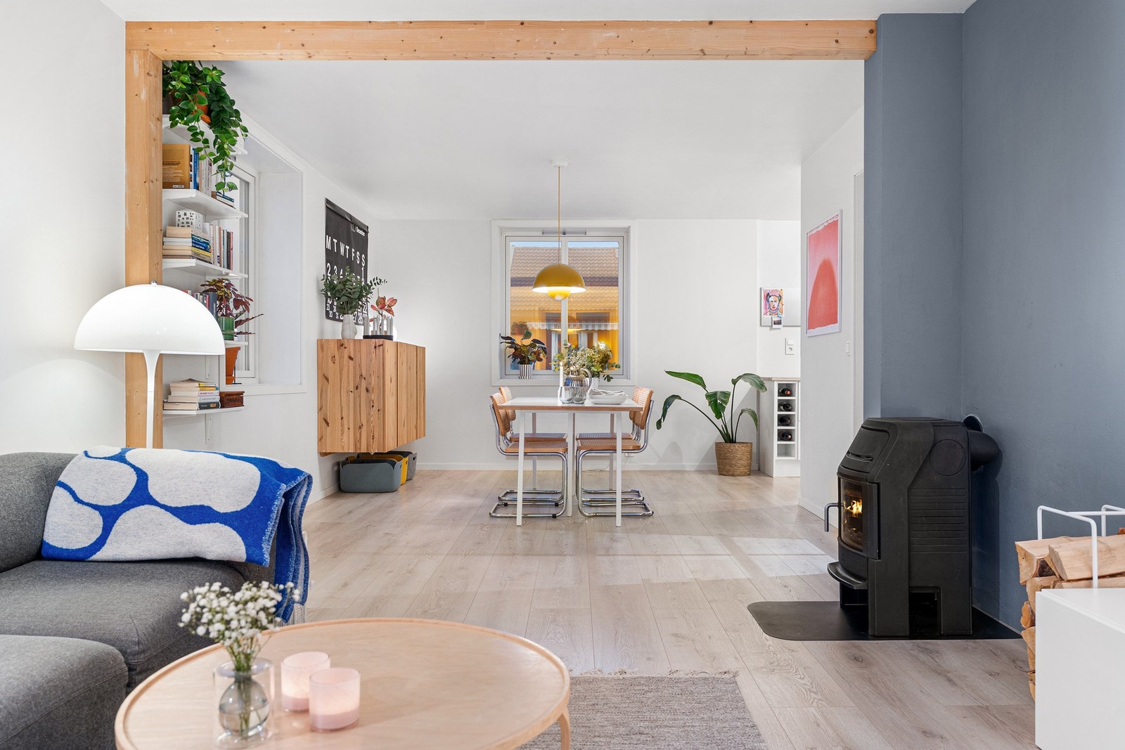 Ildsted gir leiligheten god varme og atmosfære. Galleribilde