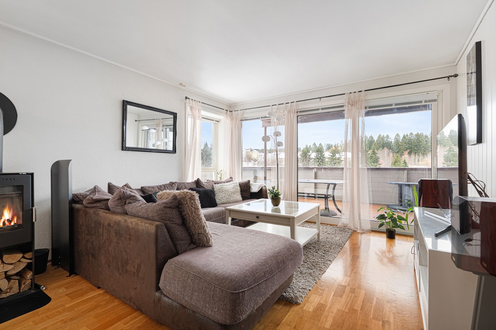 En stor leilighet over 2 plan. Galleribilde