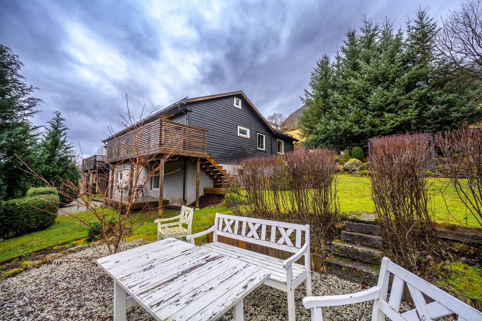 I sørøstre hjørne av tomten er det også en uteplass. Galleribilde