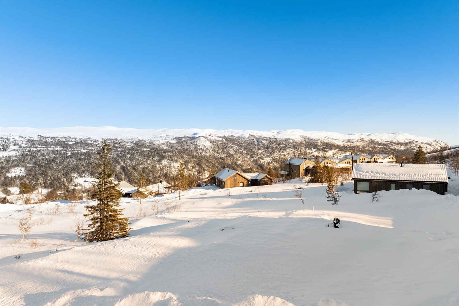 Tomta er ca 997,2 m². Galleribilde