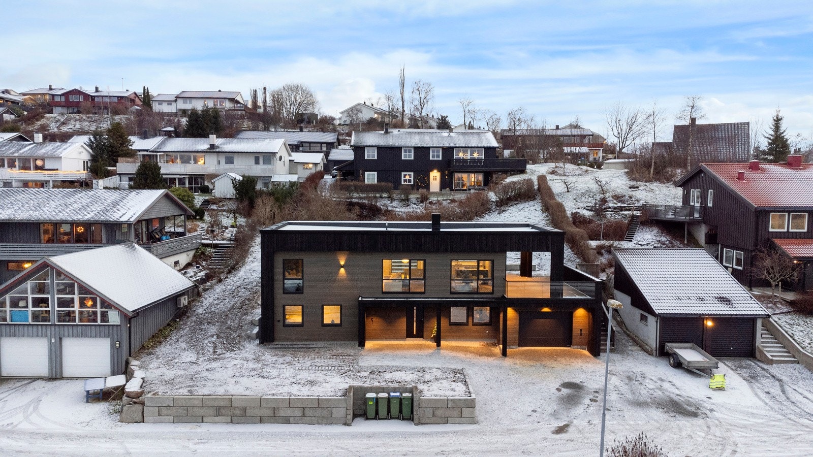 Boligen er totalrenovert og holder en gjennomgående høy standard. Galleribilde