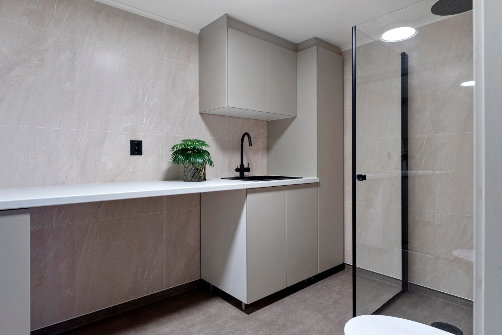 Vaskerom/bad i sokkeletasjen. Galleribilde