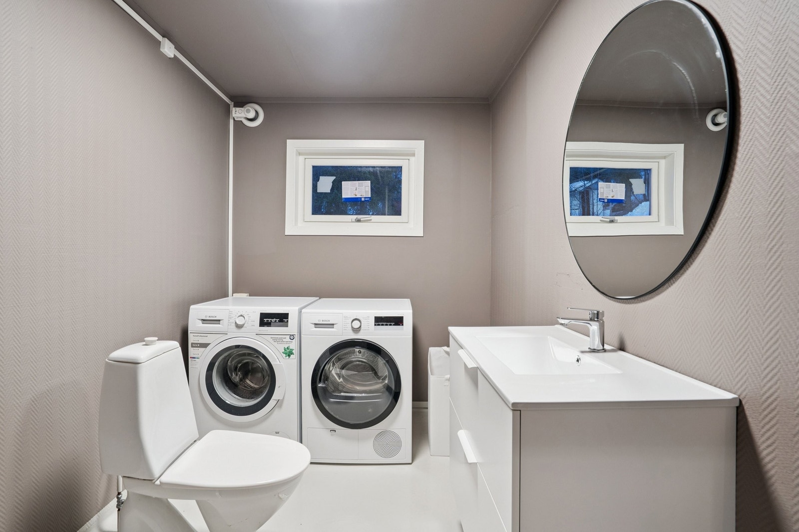 Velholdt og praktisk vaskerom Galleribilde