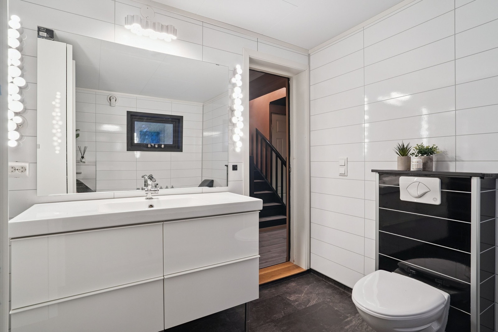 Bad i tidløst design fra 2016 Galleribilde