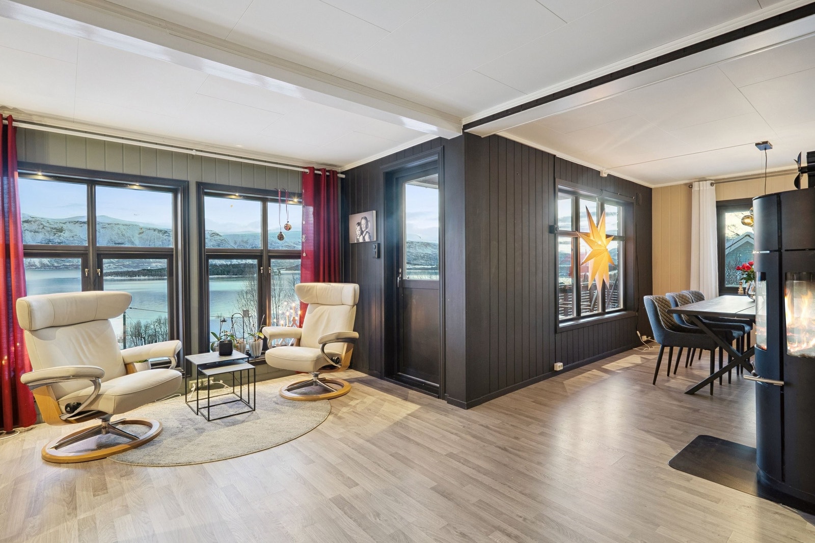 Utgang fra stue til veranda Galleribilde