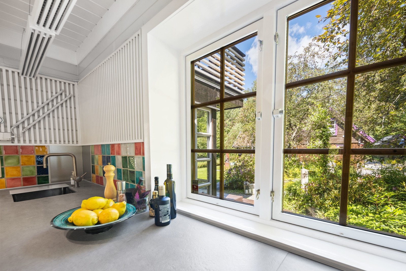 Hyggelig utsyn fra kjøkkenvinduene. Galleribilde