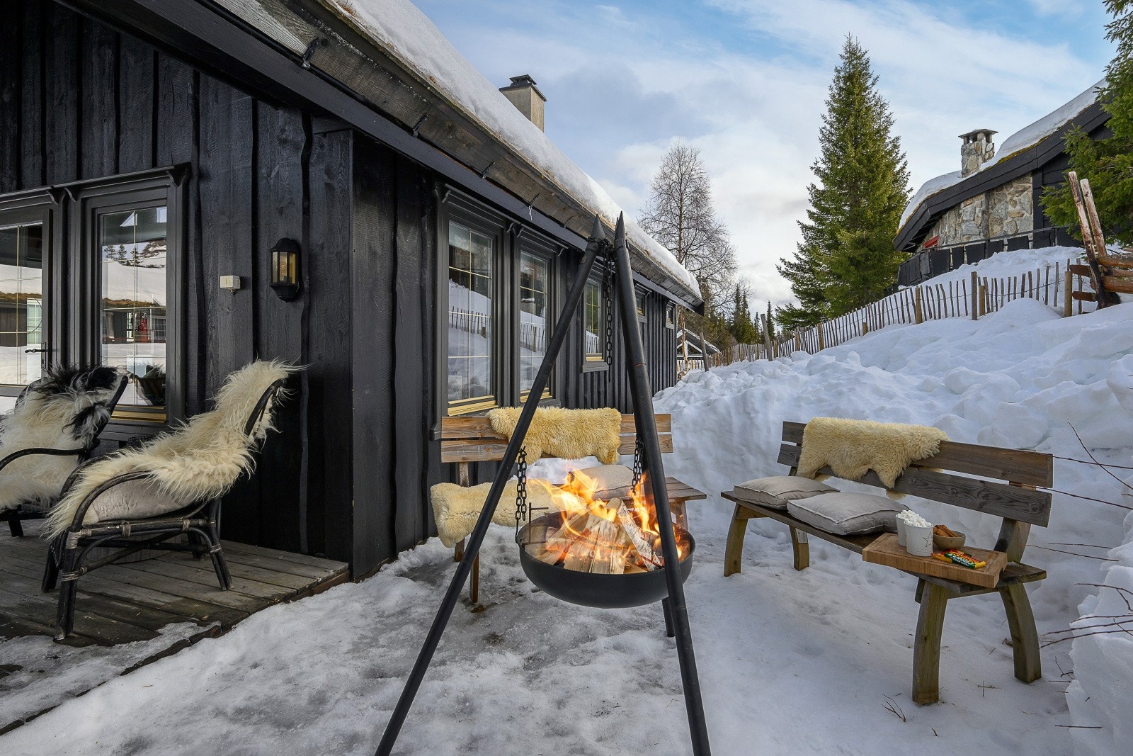 Familiehytte med sentral beliggenhet på Skeikampen med anneks og bod. Galleribilde