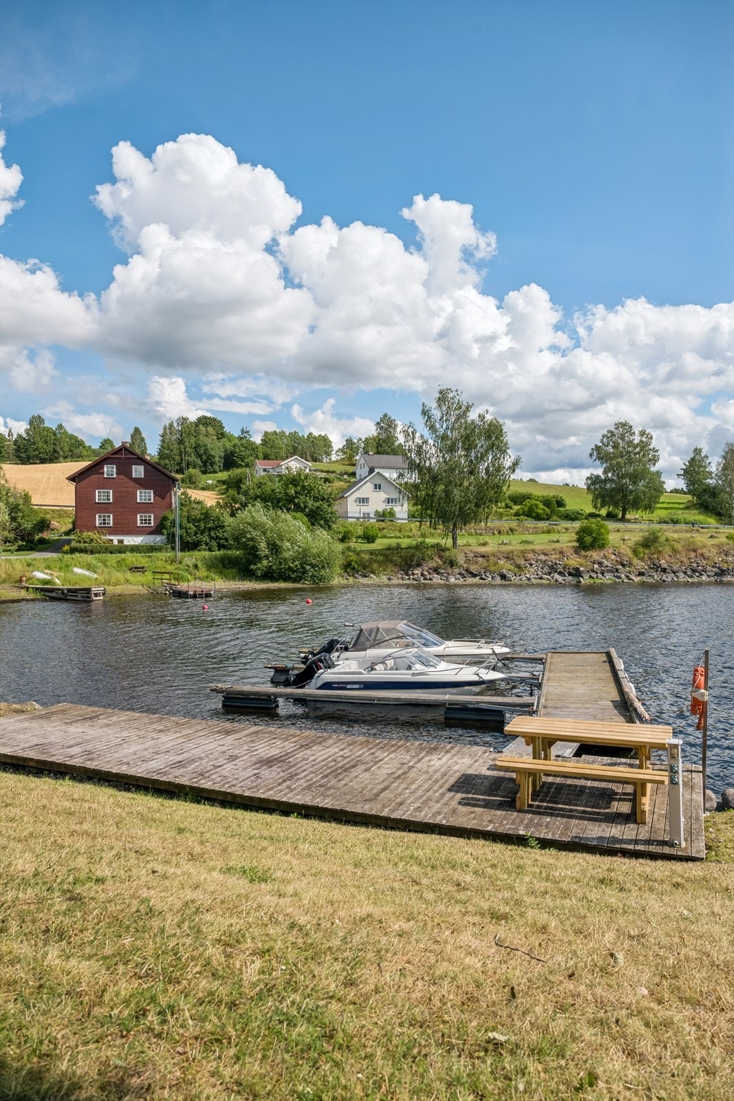 Bilder fra nærområdet (ikke på eiendommen) Galleribilde