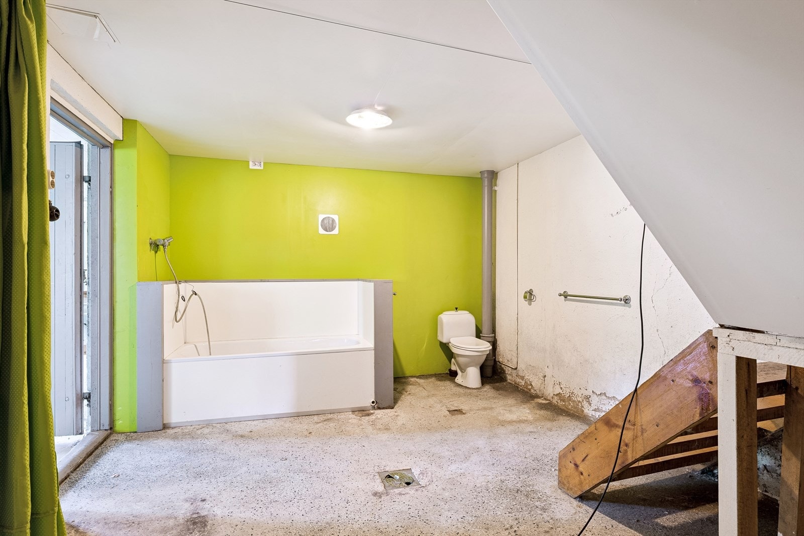 Trappegang i kjeller Galleribilde