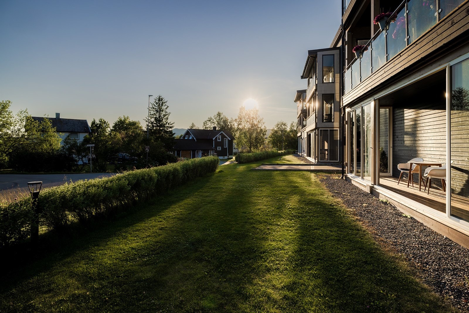 Eiendommen har gode lys og solforhold med kveldssol om sommeren Galleribilde