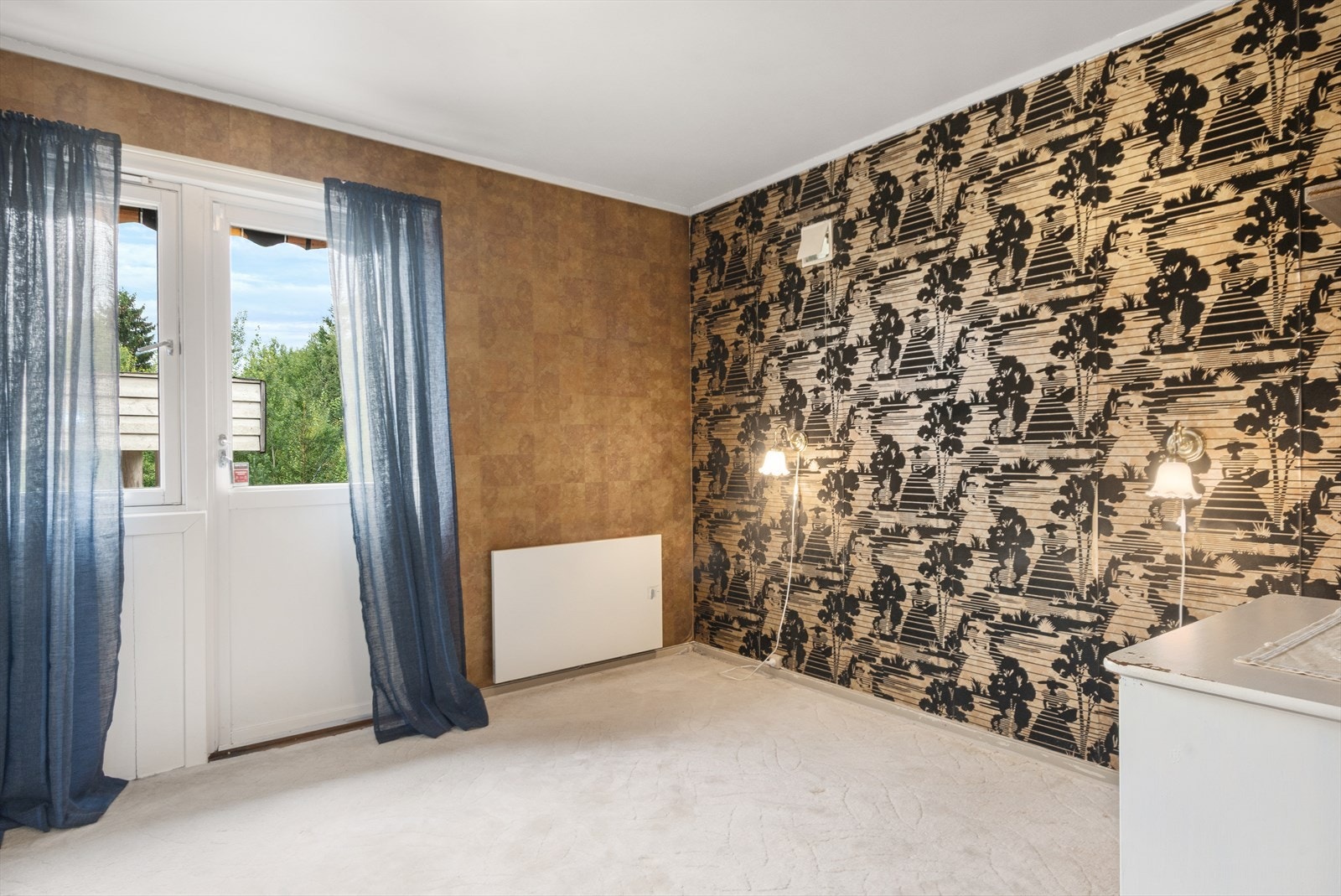 Det største soverommet har utgang til terrassen - eldre overflater Galleribilde