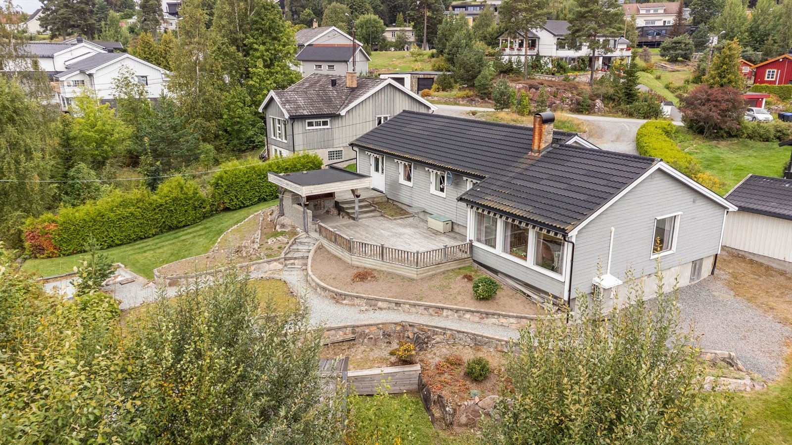 En hyggelig enebolig med skjermet hage og god beliggenhet på koselige Tråstad! Galleribilde