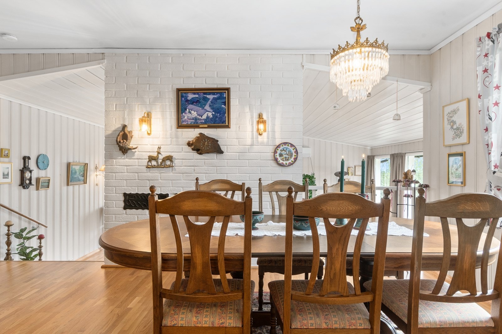 Her er det hyggelig å samle gjengen sin til en koselig middag! Galleribilde