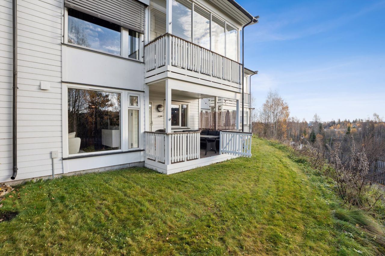 Felles uteområde med grøntarealer Galleribilde