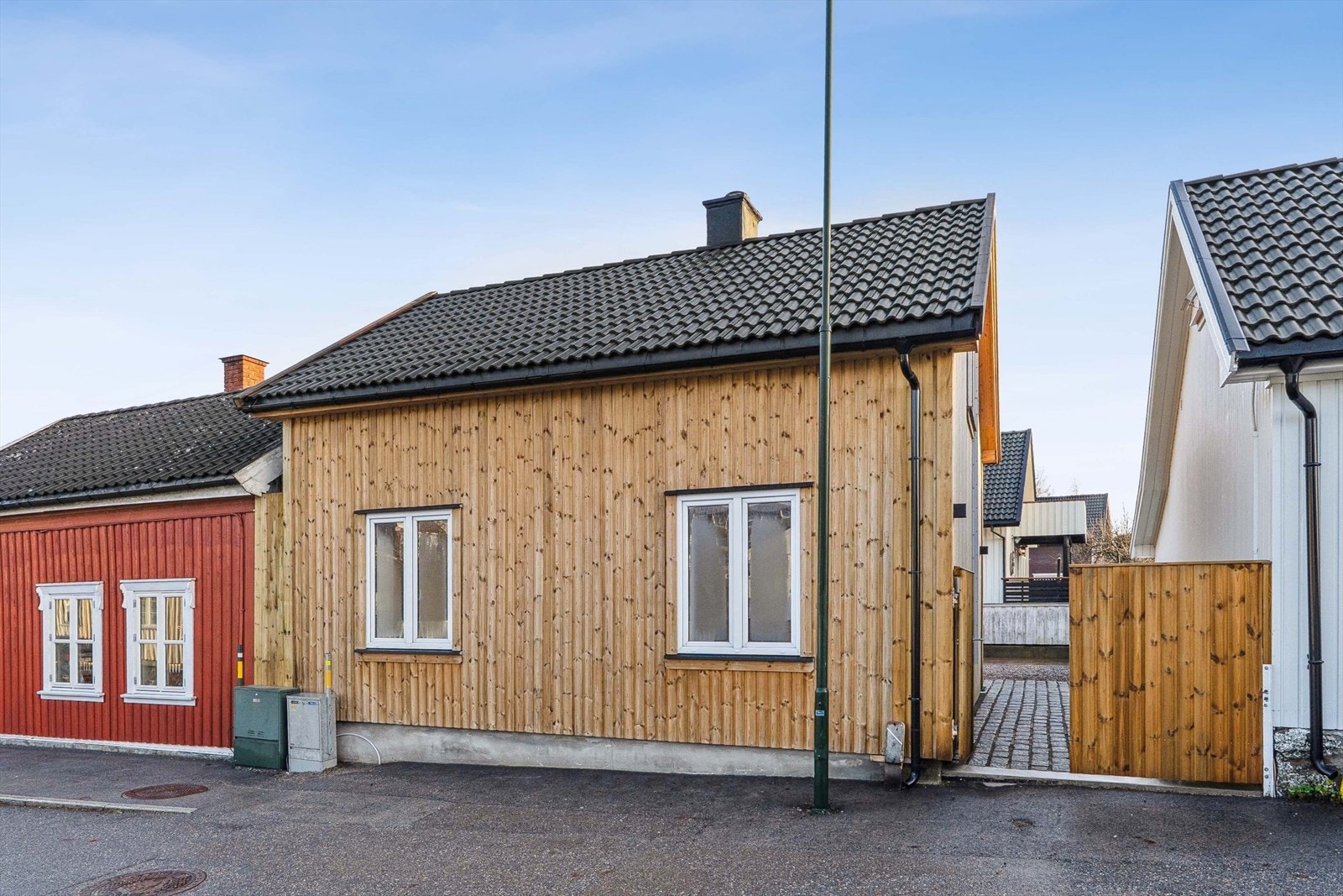 Her får du en totaloppusset, liten enebolig med en attraktiv beliggenhet og enkelt tilgang til alle servicetilbud. Galleribilde