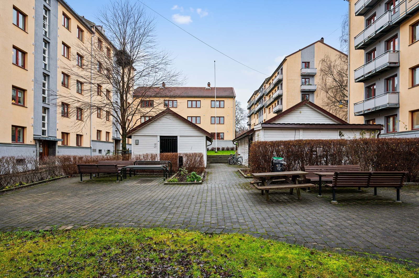 Borettslaget er veldrevet og har hyggelige, opparbeidede fellesområder med sittegrupper. Galleribilde