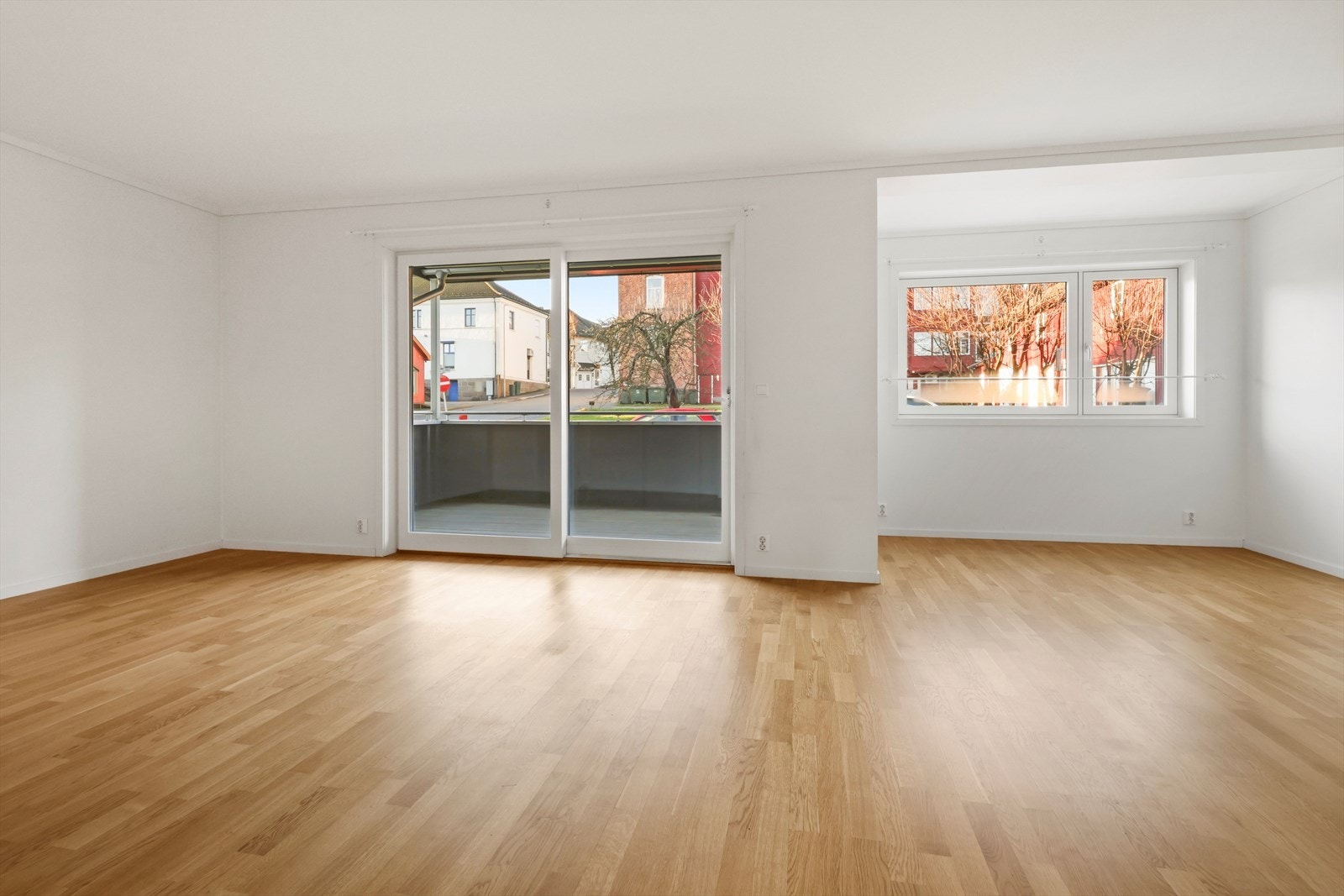 Stue med spiseplass ved
kjøkken Galleribilde