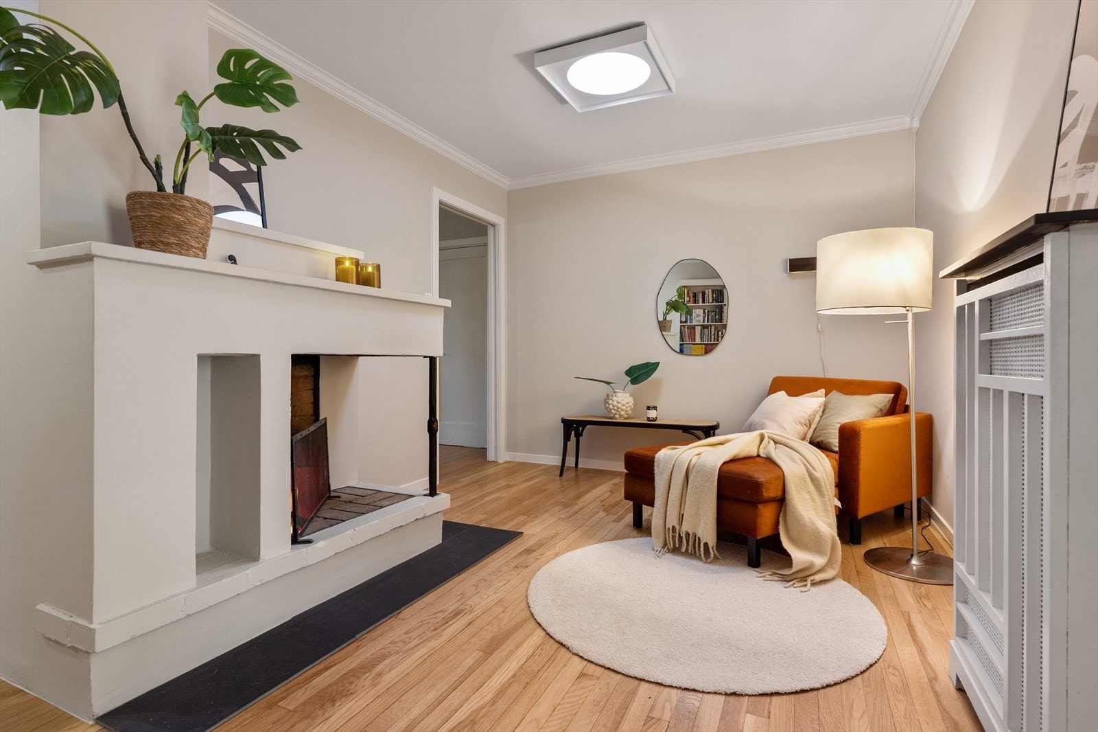 Forstuen har adkomst til de fleste rom i leiligheten. Galleribilde