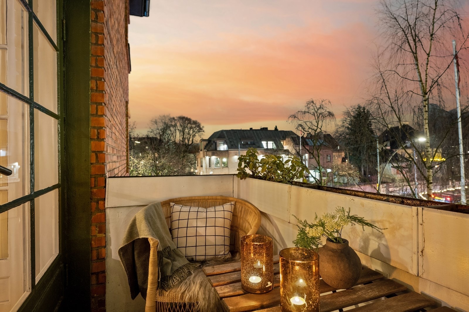 Fra spisestuen er det adkomst til en vestvendt balkong på ca. 3 m². Galleribilde