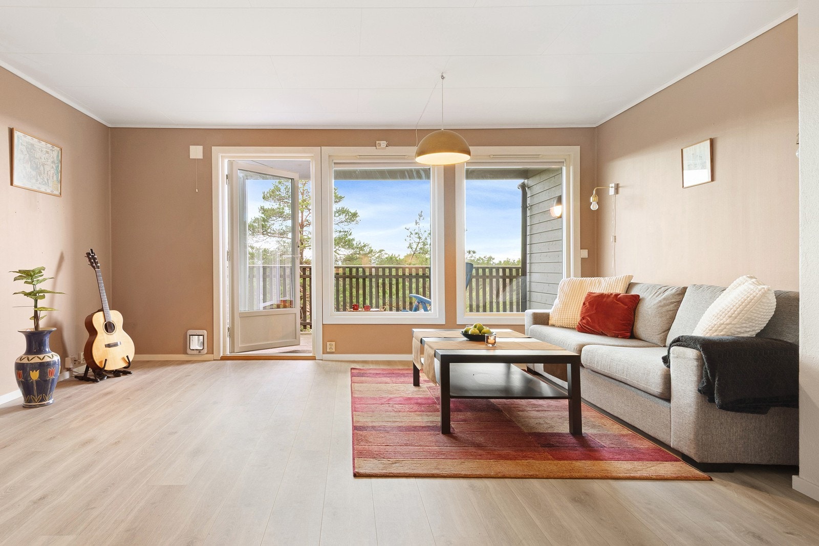 Velkommen til Heireveien 43 formidlet av Nordvik v/Frode Larsen! Fotograf: Marie Waagan. Galleribilde