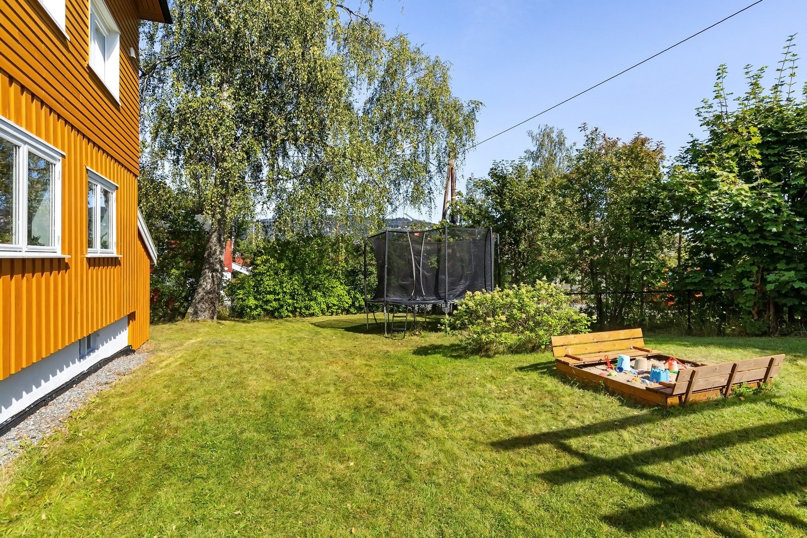 Stor hageparsell disponeres av denne seksjonen. Galleribilde