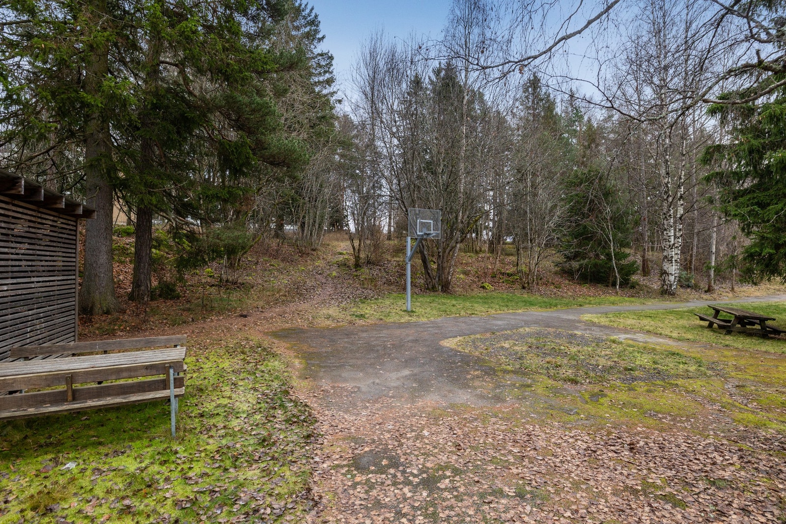 Uteområde med plass til lek og aktivitet Galleribilde