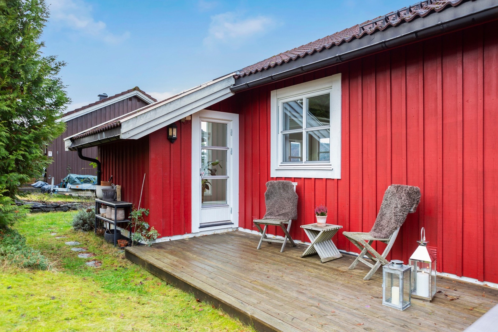 Direkte adkomst fra stuen og til plattingen. Galleribilde