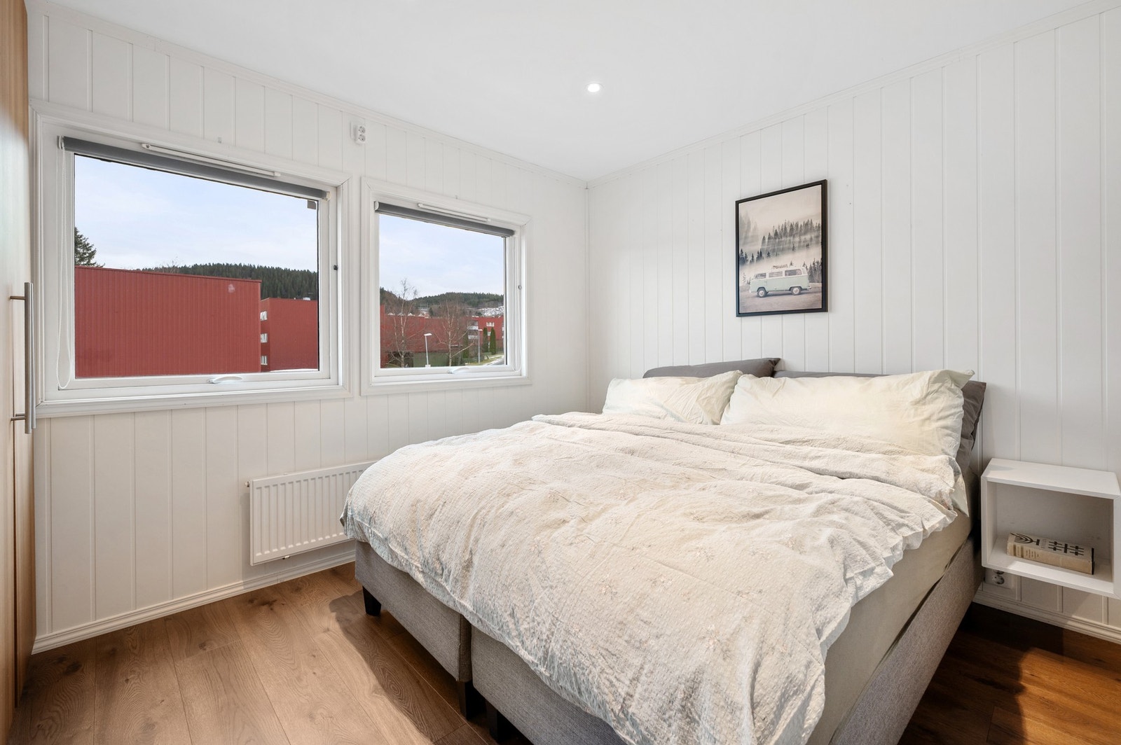 Soverom 1 er av romslig størrelse på 11 m². Galleribilde