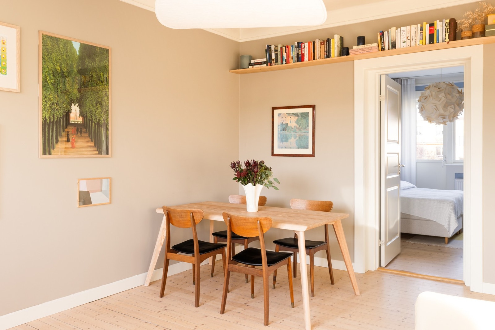 Du kan fint innrede med spisestue i hverdagen. Galleribilde