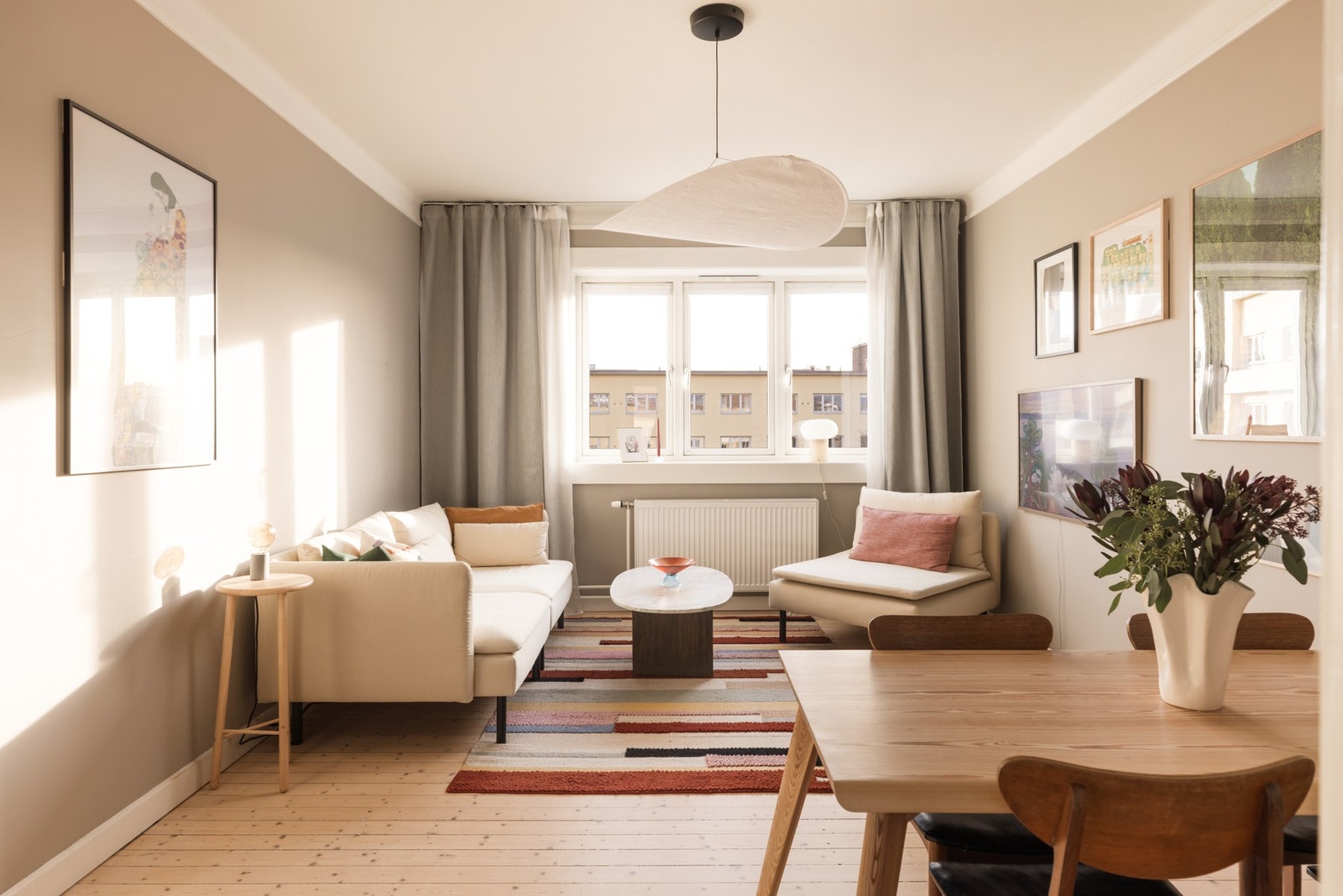 Hege Berg Thomstad v/ Privatmegleren har gleden av å ønske velkommen til hyggelig visning i Hans Nielsen Hauges gate 14! Galleribilde