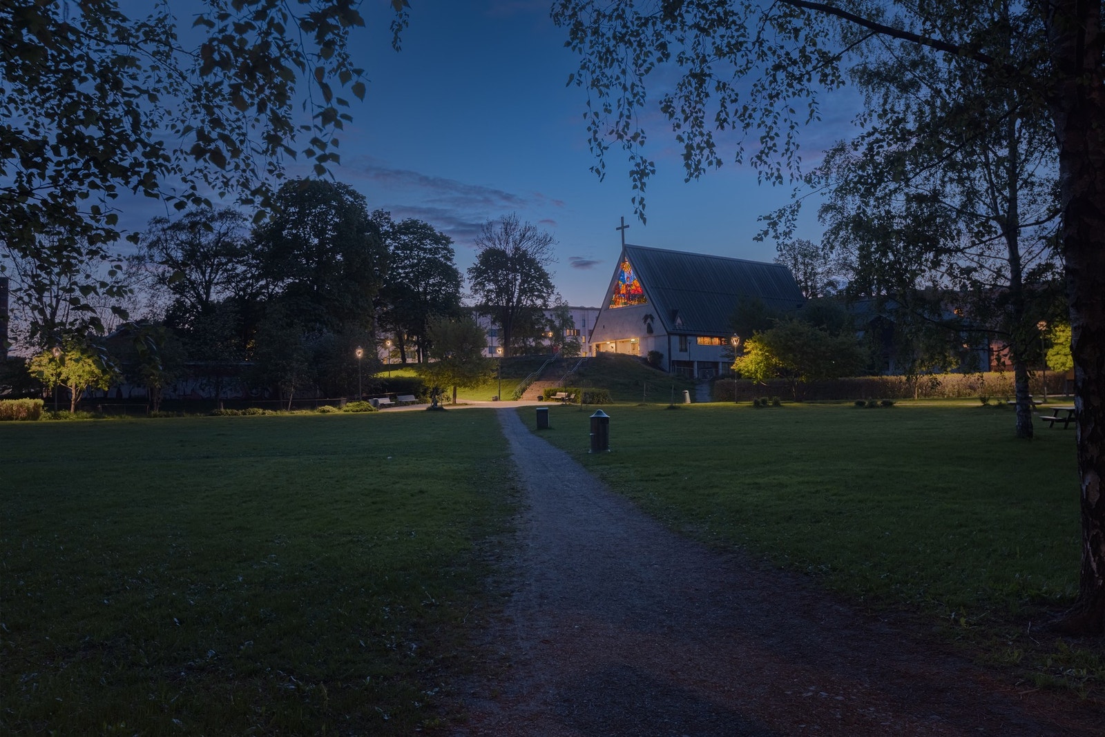 Her bor man svært sentral beliggenhet med kort vei til dagligvarebutikker, offentlig kommunikasjon og parker Galleribilde