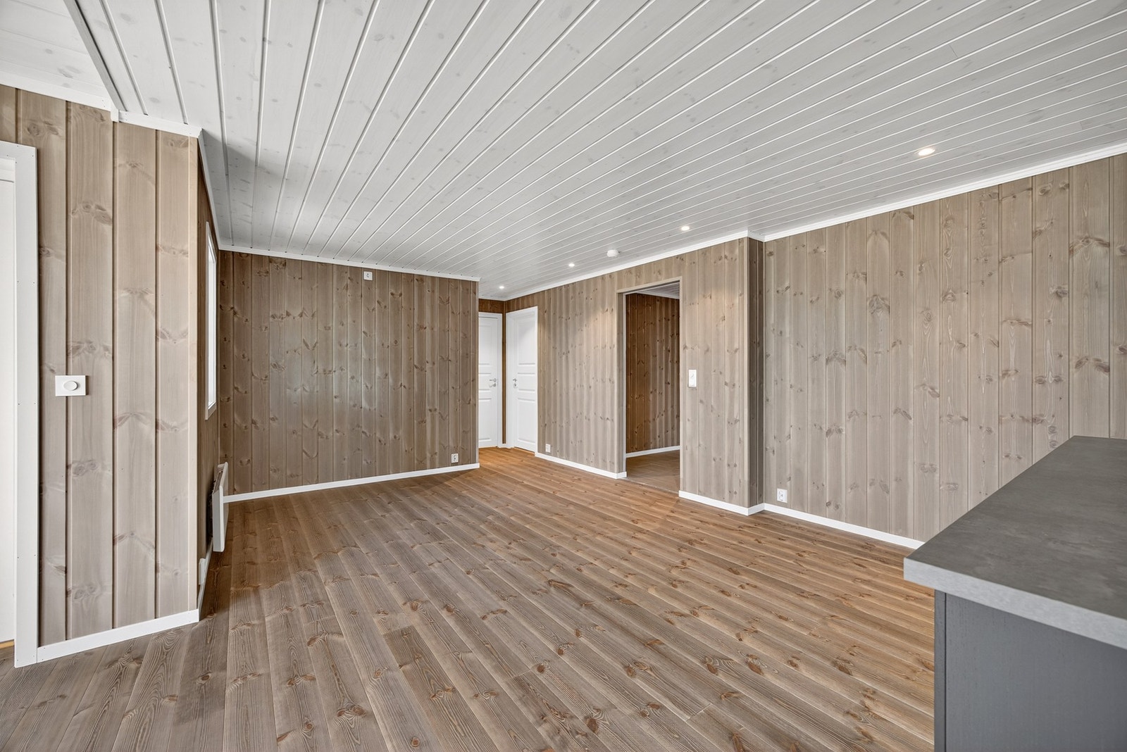 Videre fra spiseplassen er det tilgang til bad, wc og soverom. Bildet er ikke av selve hytta. Galleribilde