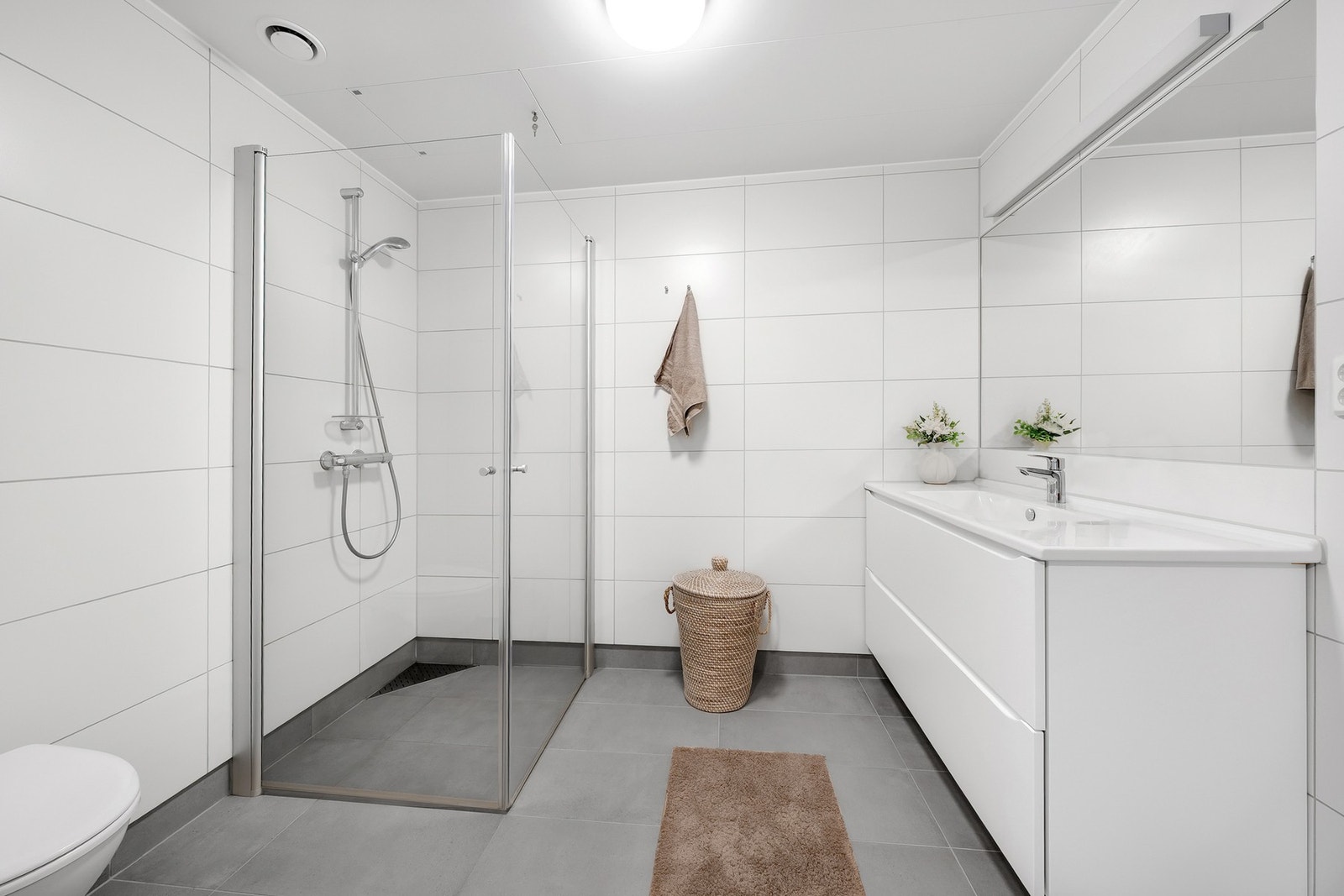 Delikat, flislagt bad Galleribilde