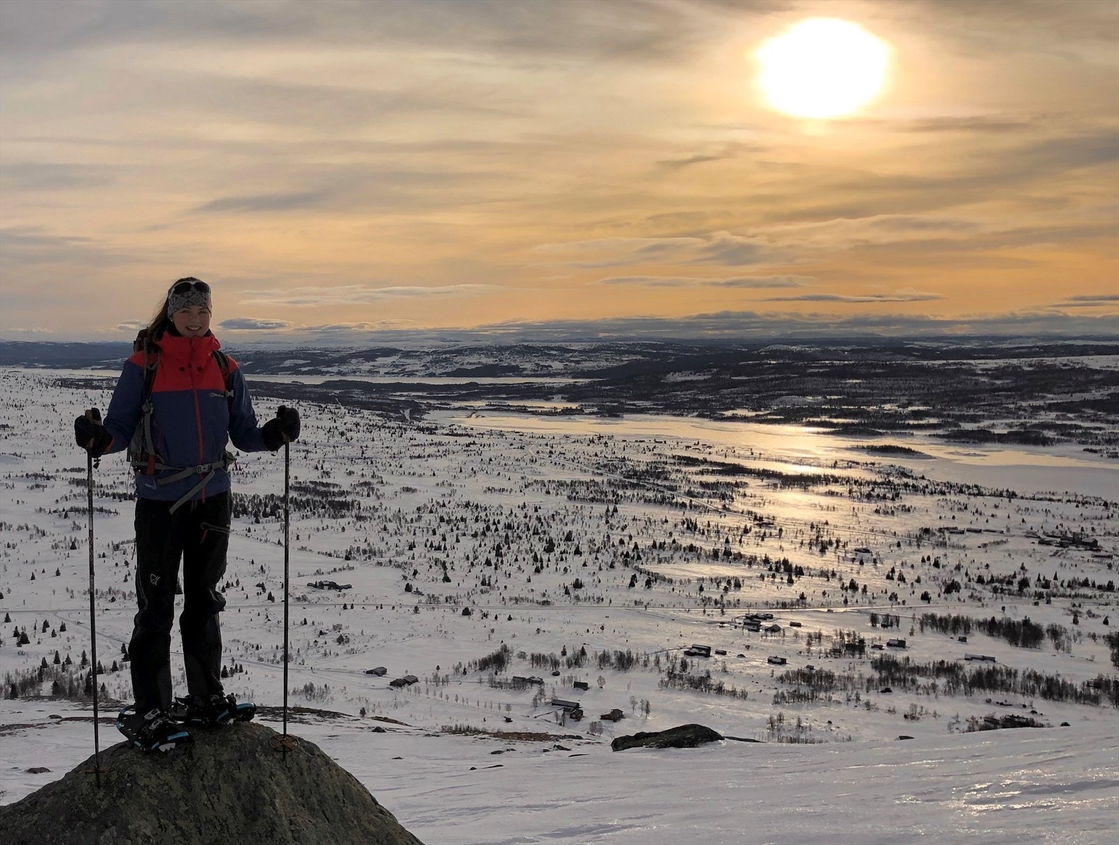 Trugetur med nydelig utsikt! Nøsen Yoga og Fjellhotell og Nøsasvingen 35 helt til høyre i bildet. Galleribilde
