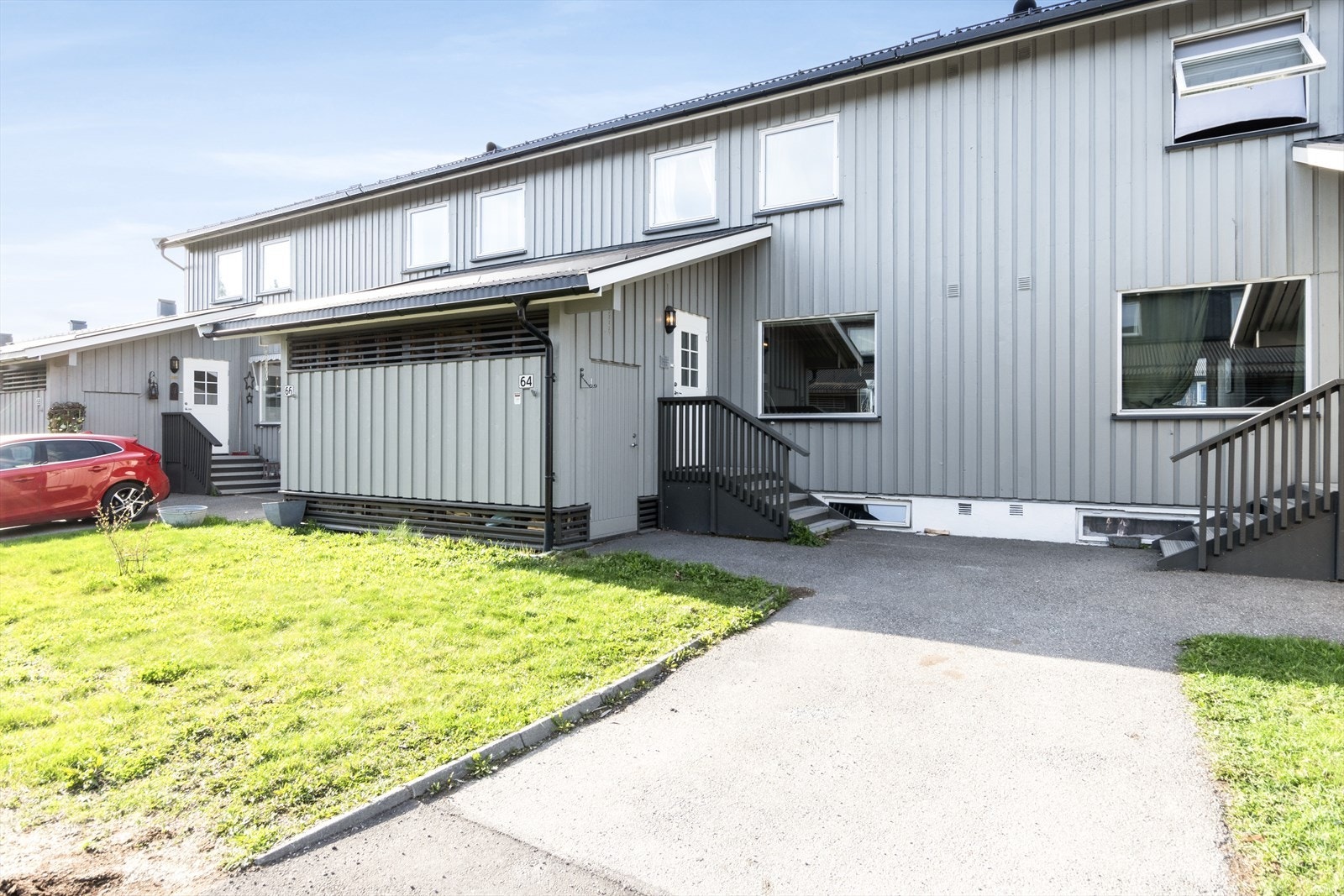 Velkommen til et rekkehus med oppussingsbehov på Vennersberg! Galleribilde