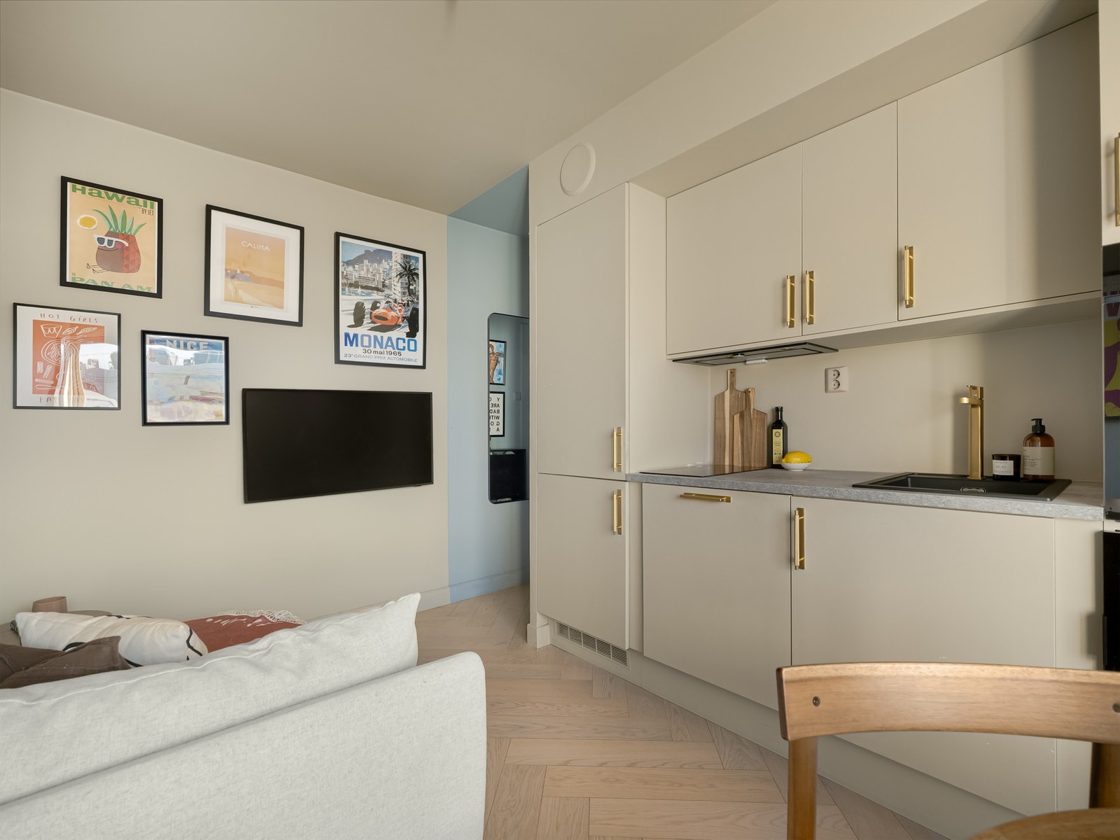 Legg merke til det flotte fiskebensgulvet. Galleribilde