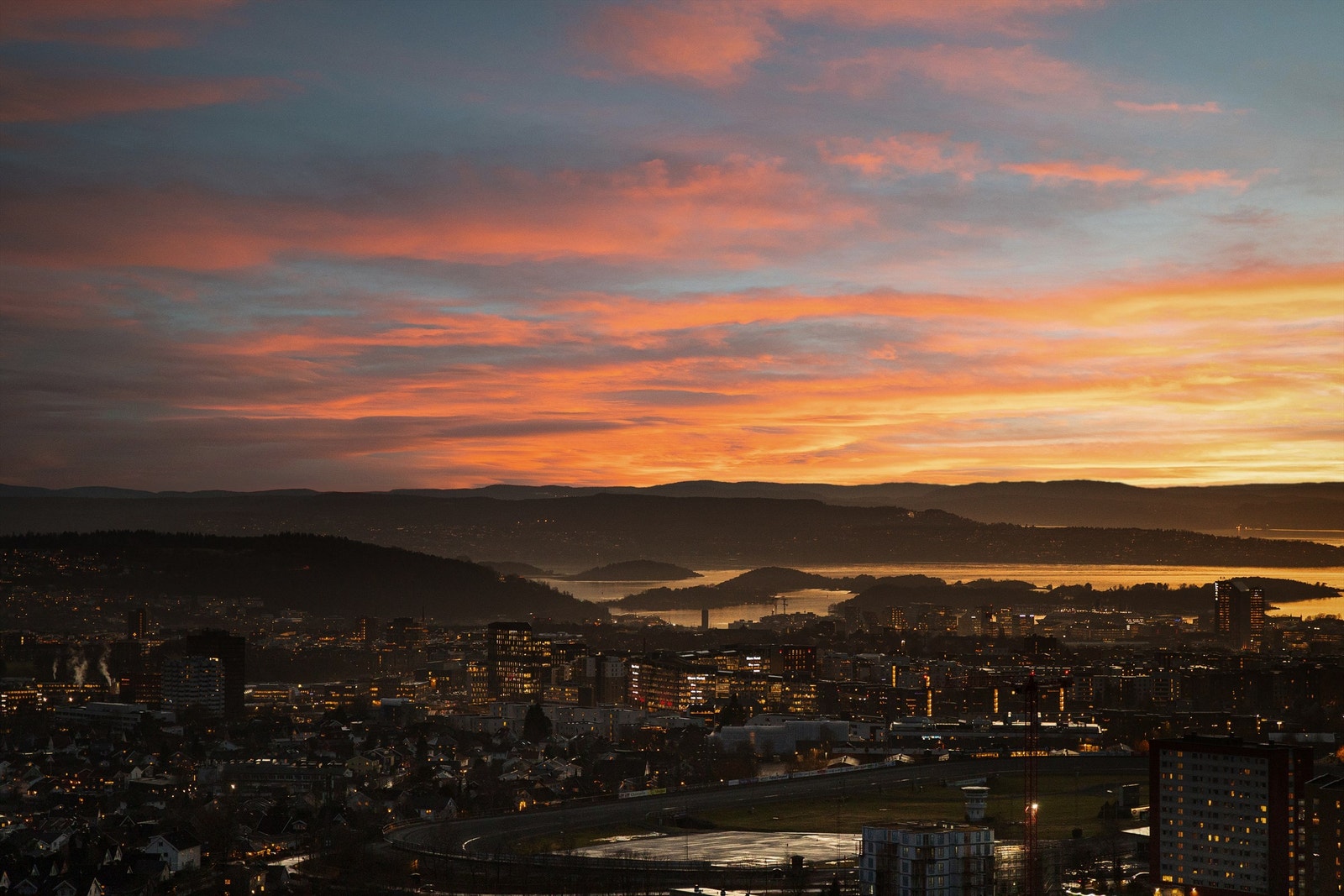 Innholdsrik 2-roms hjørneleilighet med en romslig planløsning og spektakulær utsikt! Galleribilde