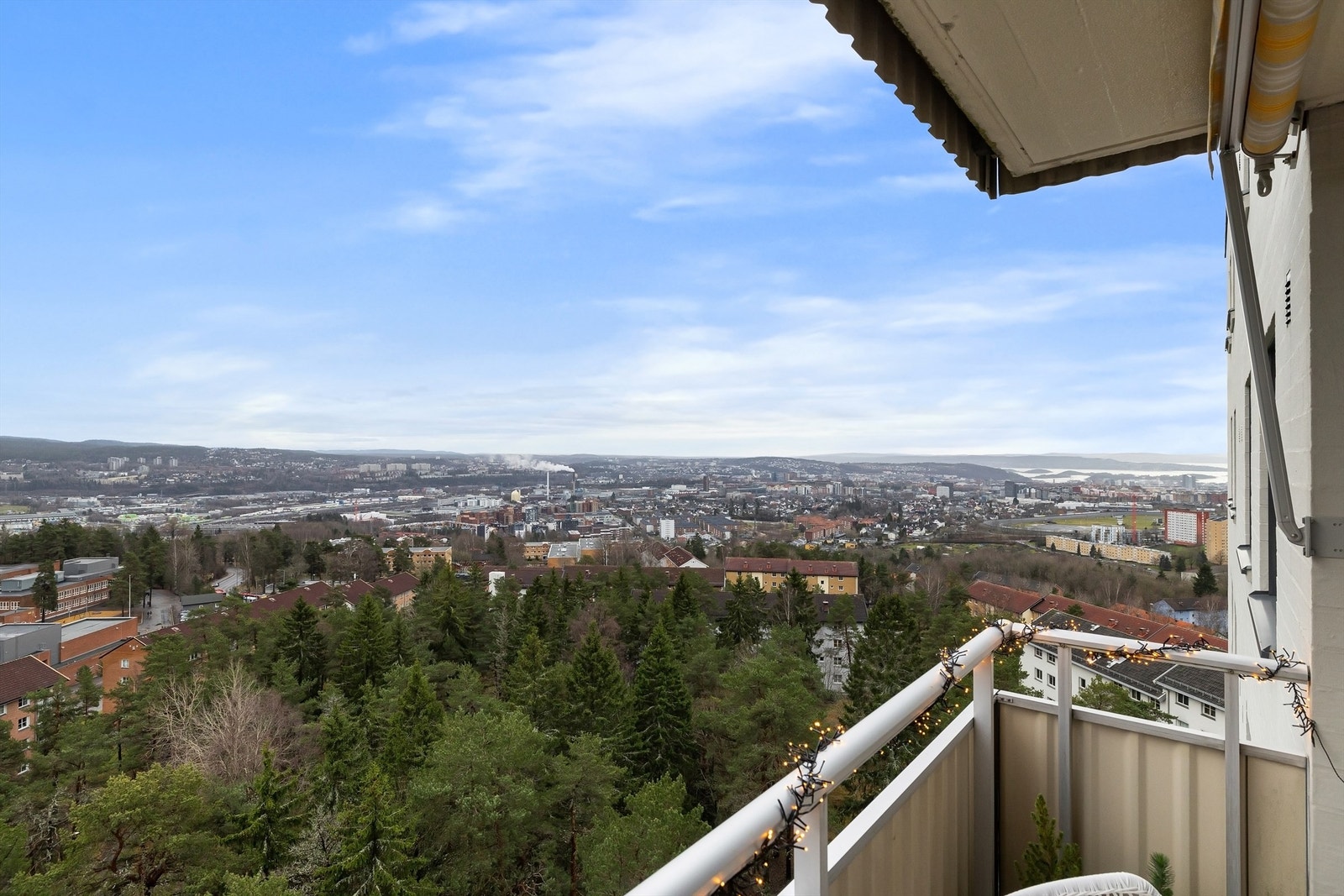 Et herlig og helt unikt uterom som fungerer ypperlig som en forlengelse av boligen på sommerhalvåret Galleribilde