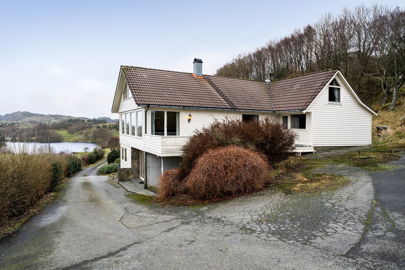 Våningshuset ble oppført rundt 1900. Tilbygd og ombygd i 1983. Galleribilde