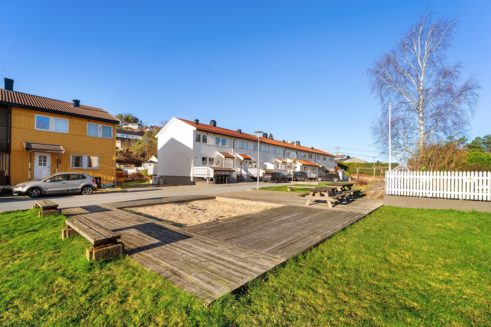 Meget rolig og barnevennlig gate i etablert nabolag. Galleribilde