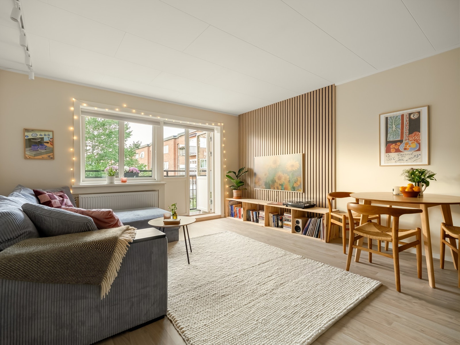 Velkommen til Bjørn Stallares vei 15: Lun 2-roms med stor balkong. Foto: Alex Granlie (boliggram) Galleribilde