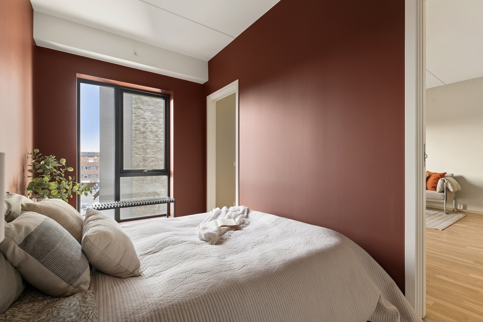 Soverom med garderobeskap Galleribilde