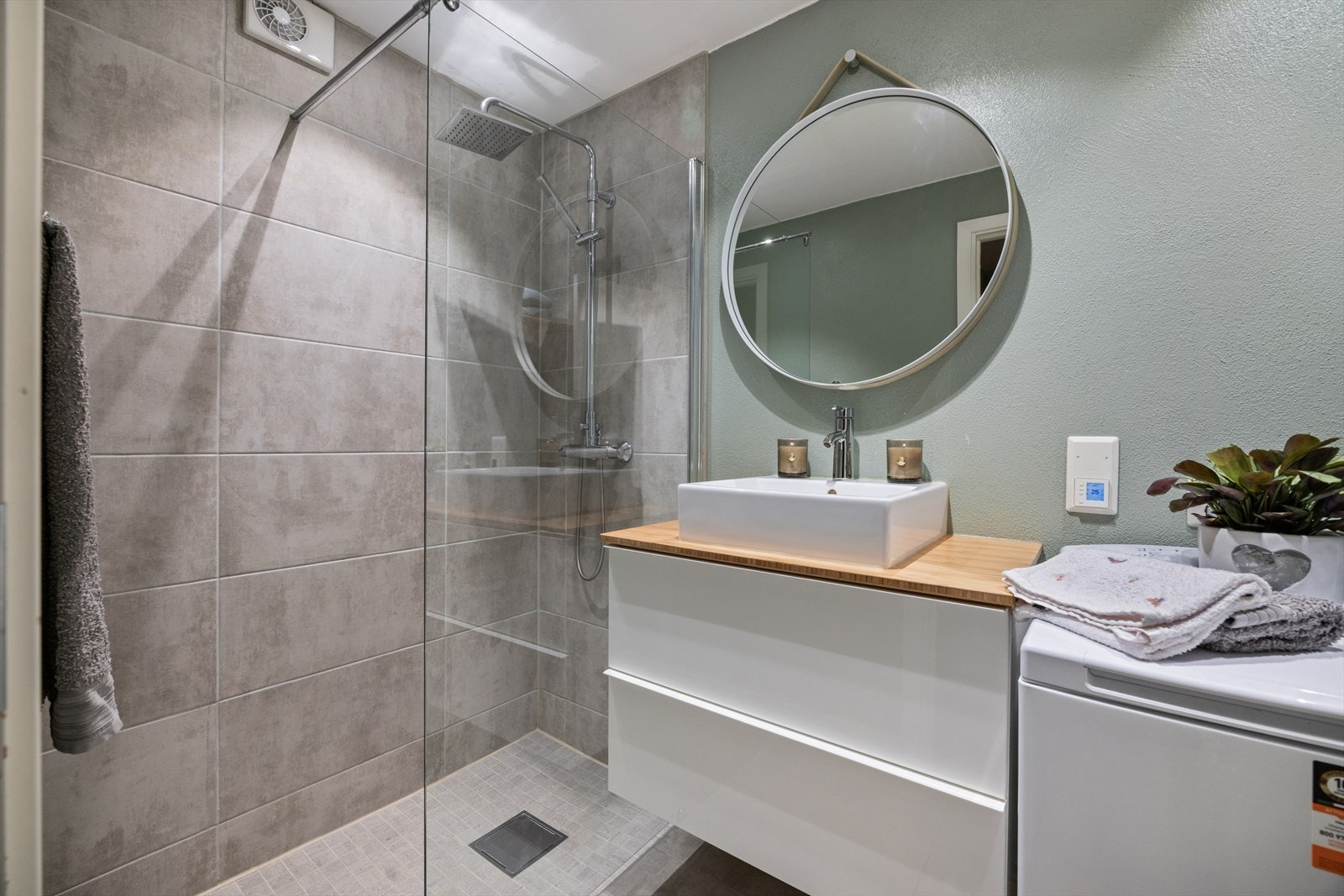 Bad fra 2017 med stilfulle detaljer. Galleribilde