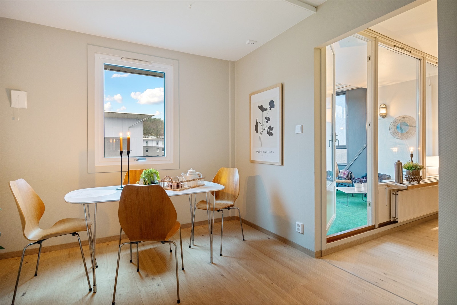 Spiseplass til hverdag og fest Galleribilde