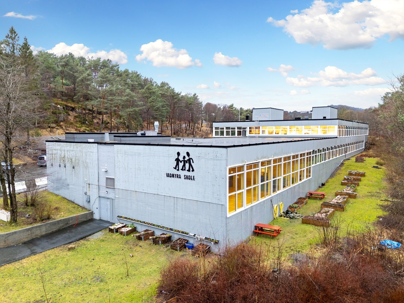 Vadmyra barneskole ligger kun et par min. gange fra leiligheten Galleribilde