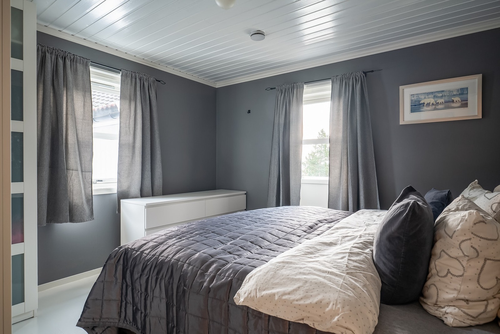 Boligens 1. etasje har 2 soverom på hhv. 12,6 kvm og 7,5 kvm. Galleribilde