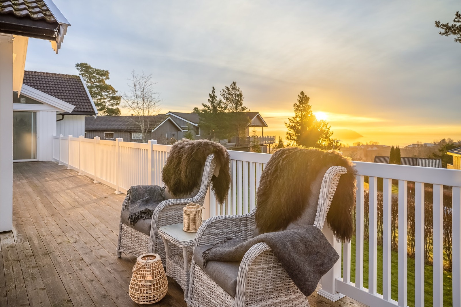 Stor terrasse med fantastisk utsikt og gode solforhold. Galleribilde